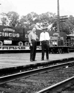Sparks Circus Train (circusesandsideshows.com/images/sparksbroscircus) 