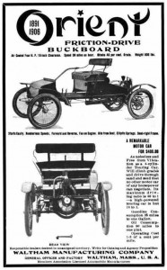 L’Orient buckboard était une voiture simple, construite sur le modèle d’un buckboard, une voiture à cheval à quatre roues. Assez populaire, cette automobile a été commercialisée entre 1903 et 1908.