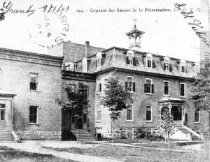 École de la Présentation de Marie, 1903. À gauche, l'externat. (Fonds École Présentation de Marie, SHHY)