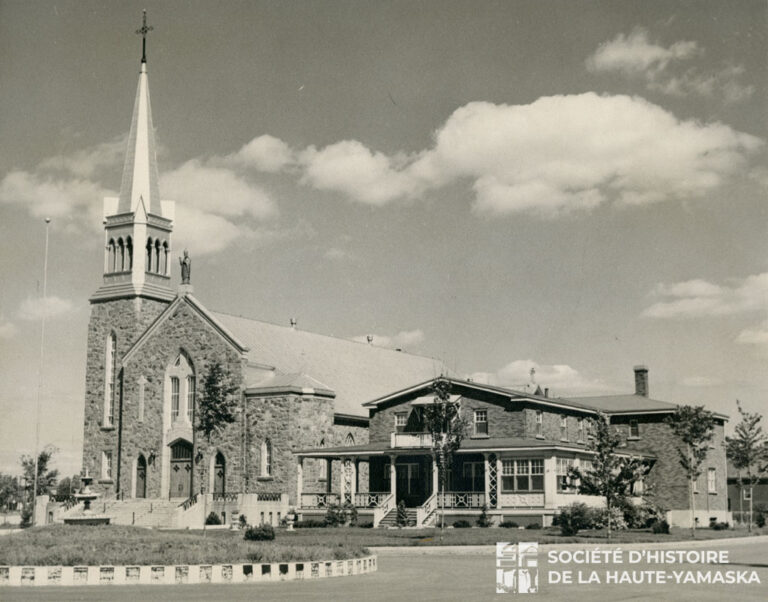 La paroisse SaintEugène un quartier, une église, douze vitraux